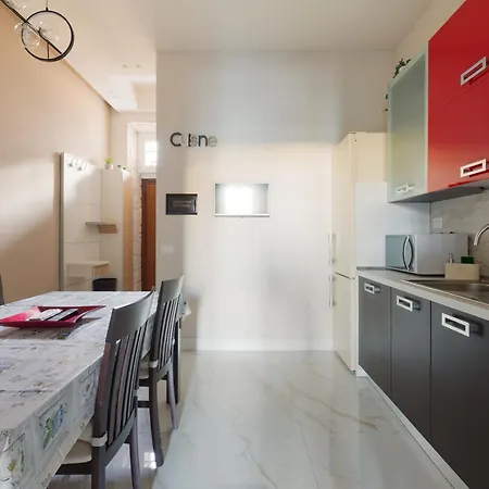 Guesthost - Bright With Balcony - Piazzale Loreto Apartman