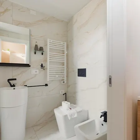 Apartman Guesthost - Bright With Balcony - Piazzale Loreto *