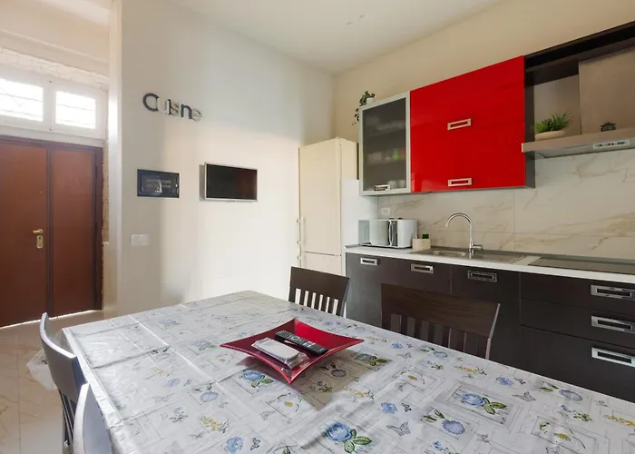 Apartament Guesthost - Bright With Balcony - Piazzale Loreto *